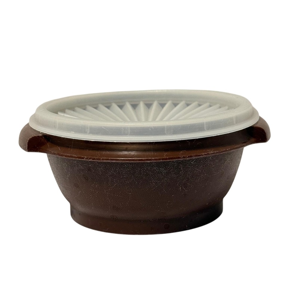 Vintage Tupperware Servalier Brown Bowl with Sunburst Lid USA *‎